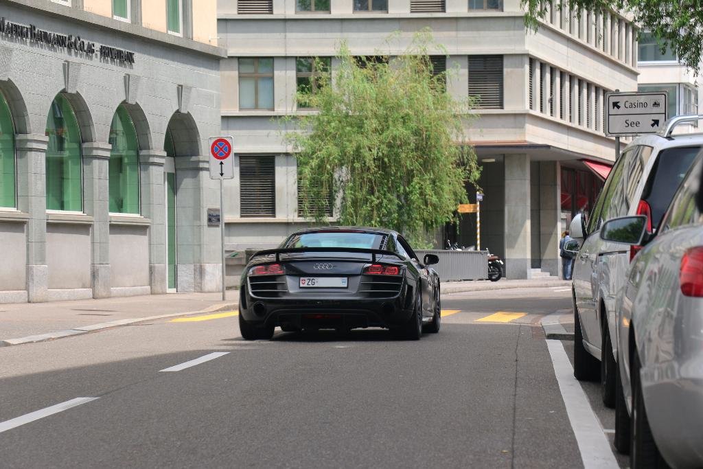 814537R8GT1530.jpg