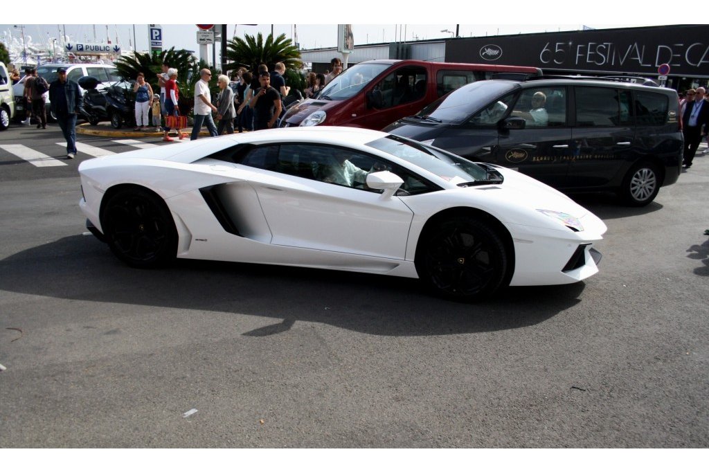 815389578LAMBORGHINIAVENTADORESQUIROU.jpg