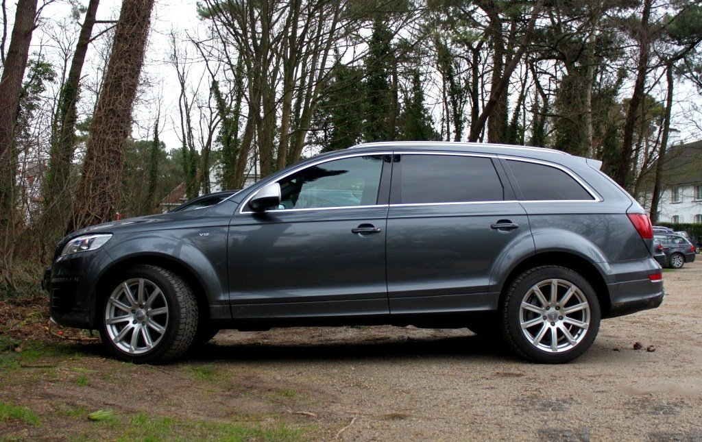 817794651Q7V12.jpg