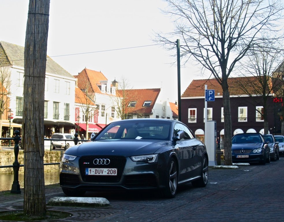 818846AUDIRS5773.jpg