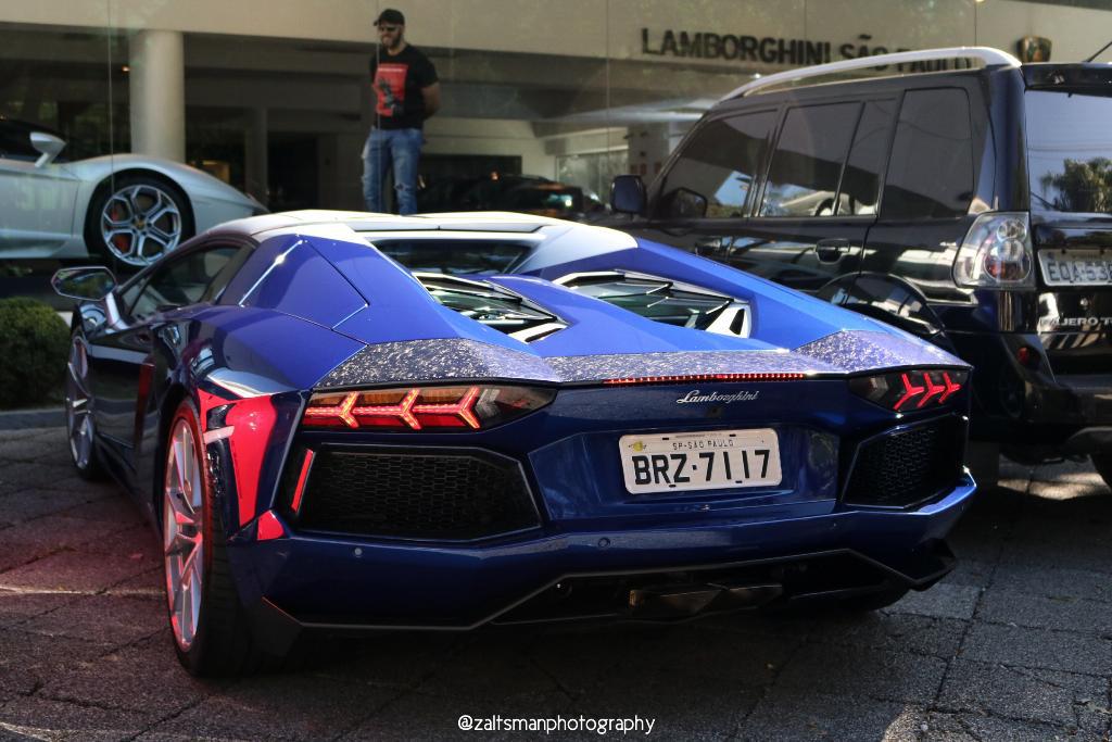 8200364195LAMBORGHINIAVENTADOR.jpg