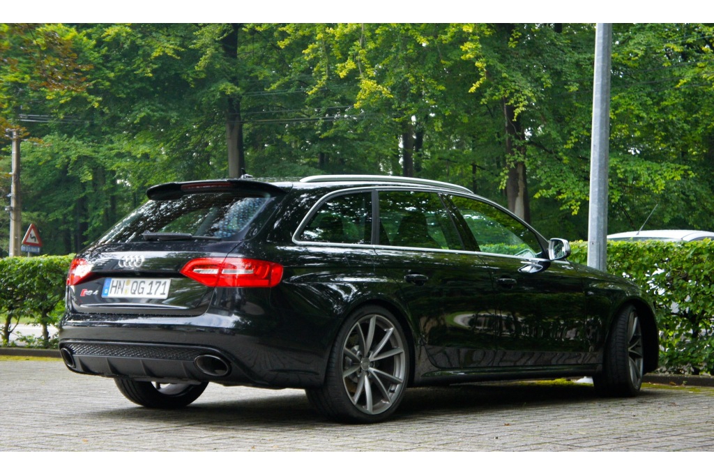 820558RS4B8ESQUIROU102.jpg