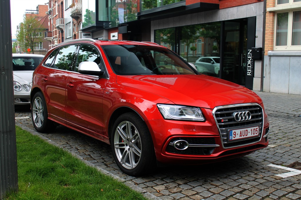 821421AUDISQ5466.jpg