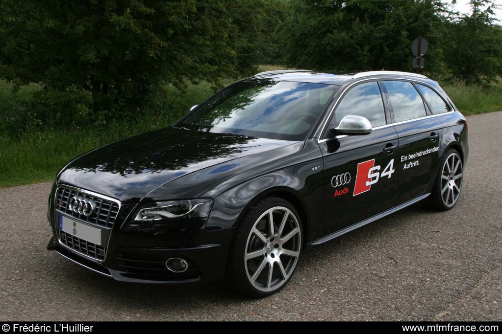 821972192S4ESQUIROU.jpg