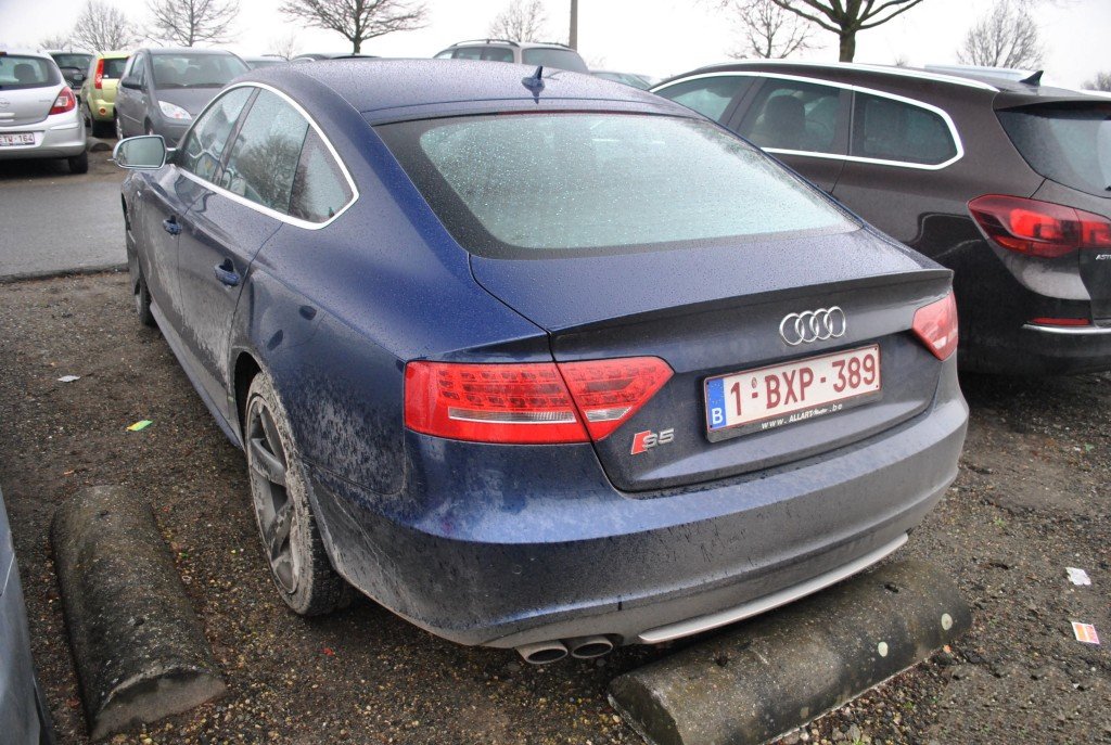 823430216S5SPORTBACK.jpg