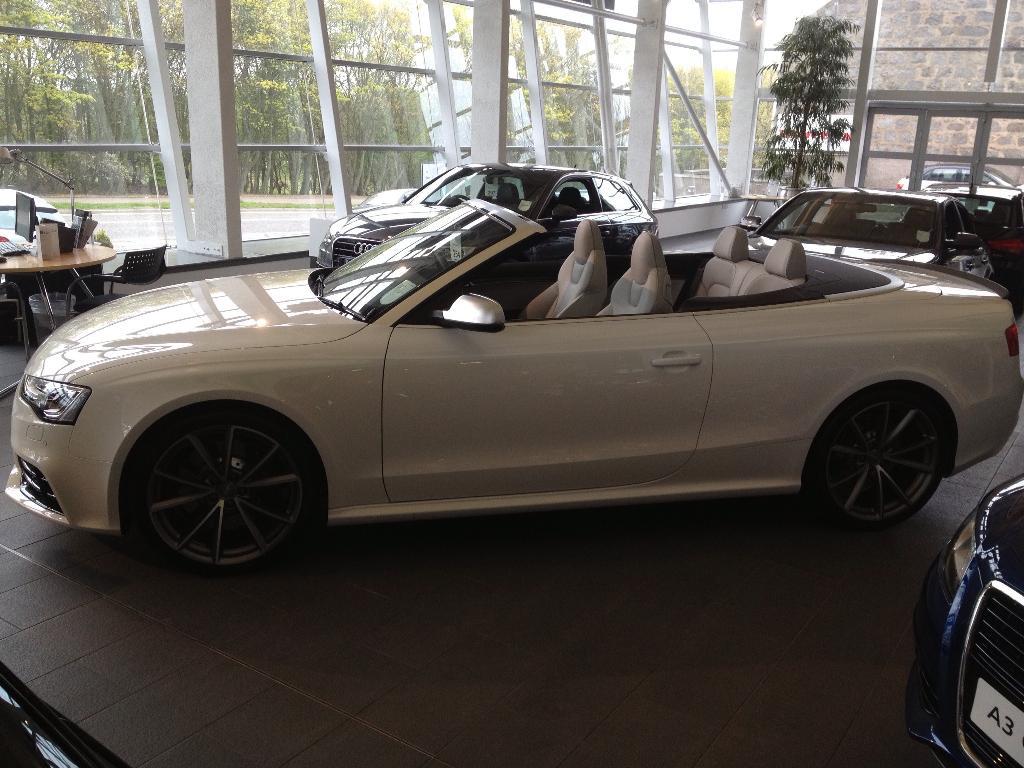 823610253RS5CABRIOLET.jpg
