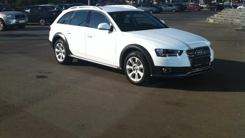 823797739AUDIA4ALLROAD.jpg