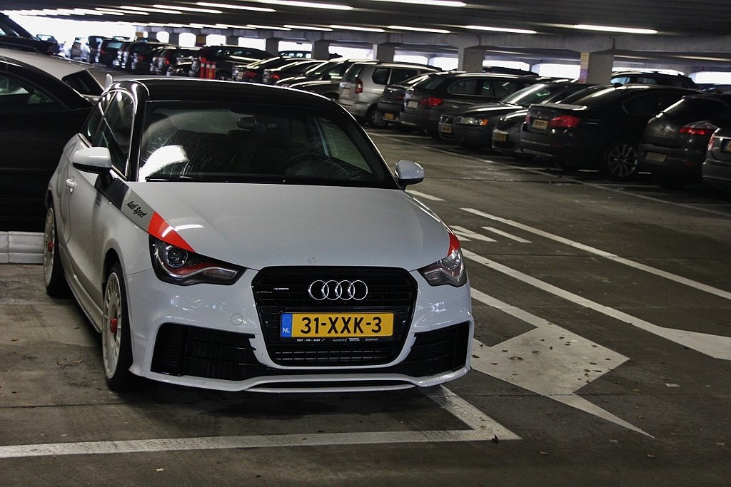 825589A1QUATTRO203.jpg