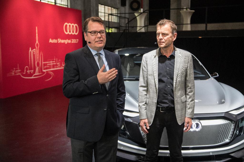 8264000322CONCETPETRONSPORTBACKCONCEPT.j