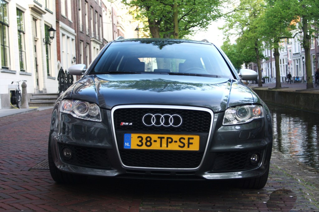 826700AUDIRS4820.jpg