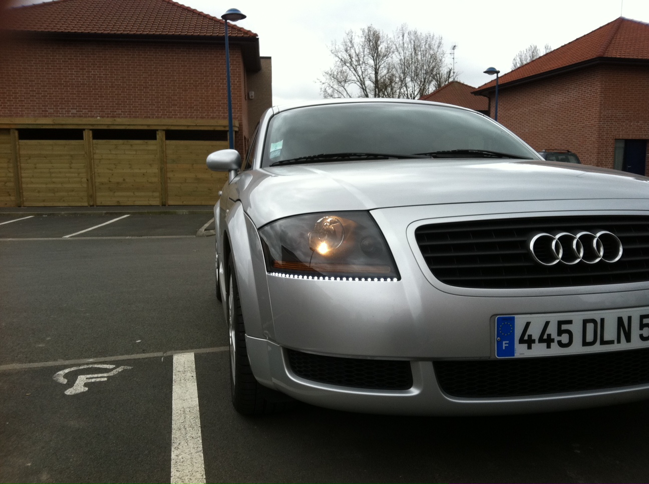 827430photo.jpg