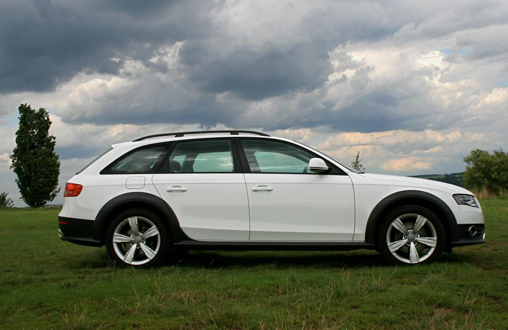 830251209AUDIA4ALLROAD.jpg