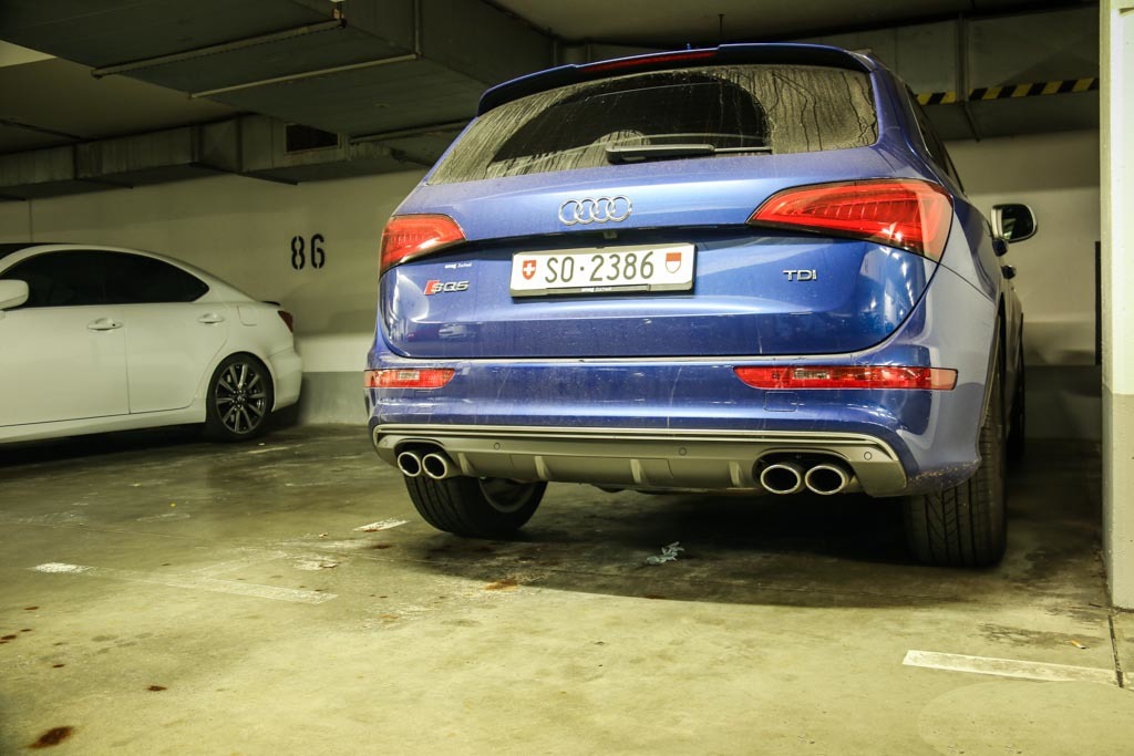831206AUDISQ51368.jpg