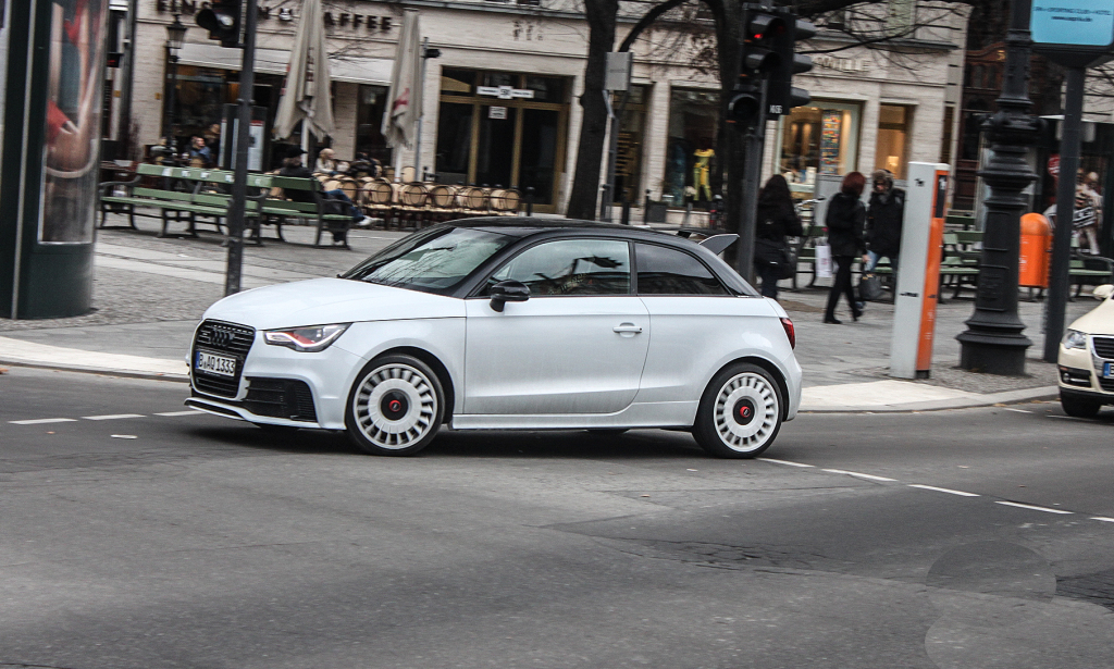 832585A1QUATTRO291.jpg