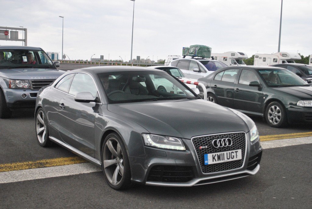 832590AUDIRS51070.jpg
