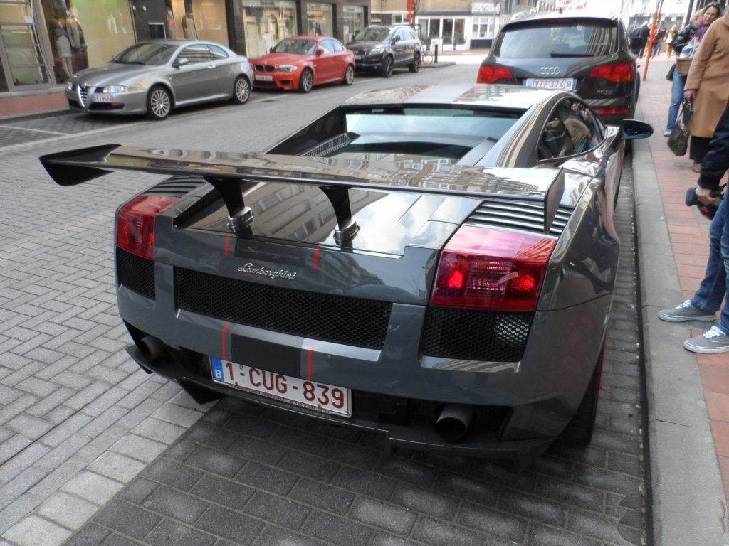 837482290LAMBORGHINI570.jpg