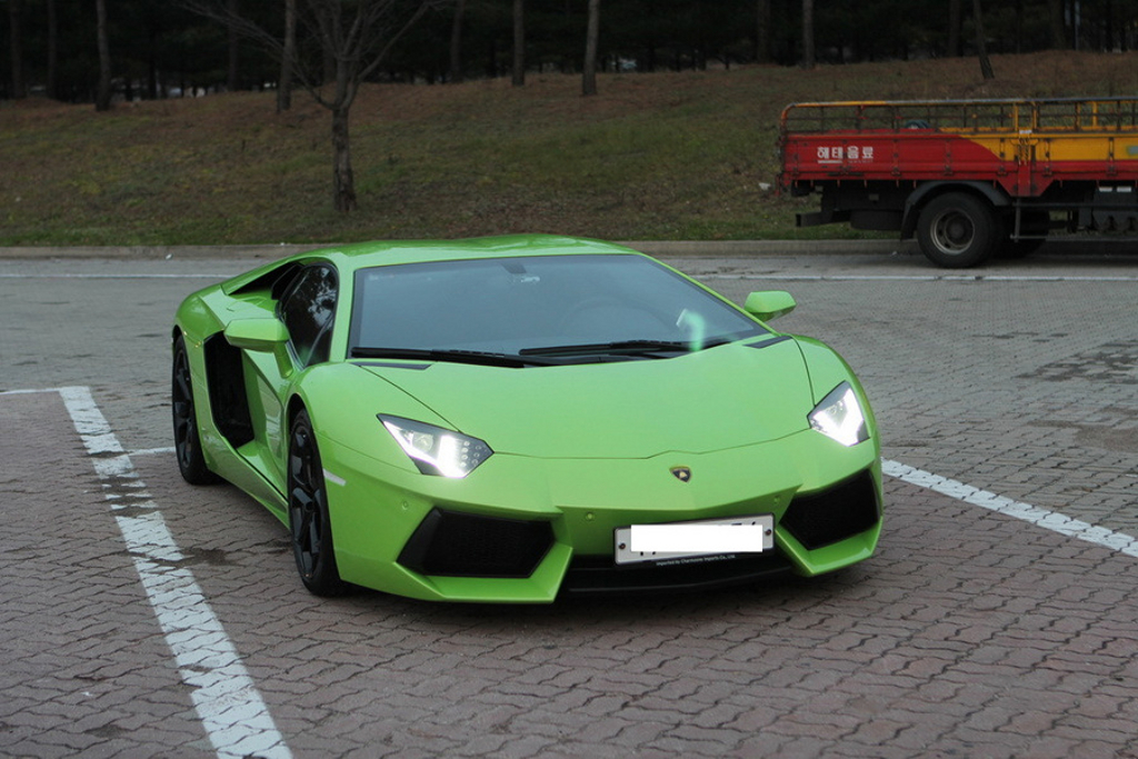 838293137LAMBORGHINIAVENTADORESQUIROU.jpg