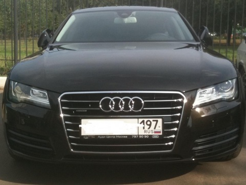 838846083AUDIA7ESQUIROU.jpg
