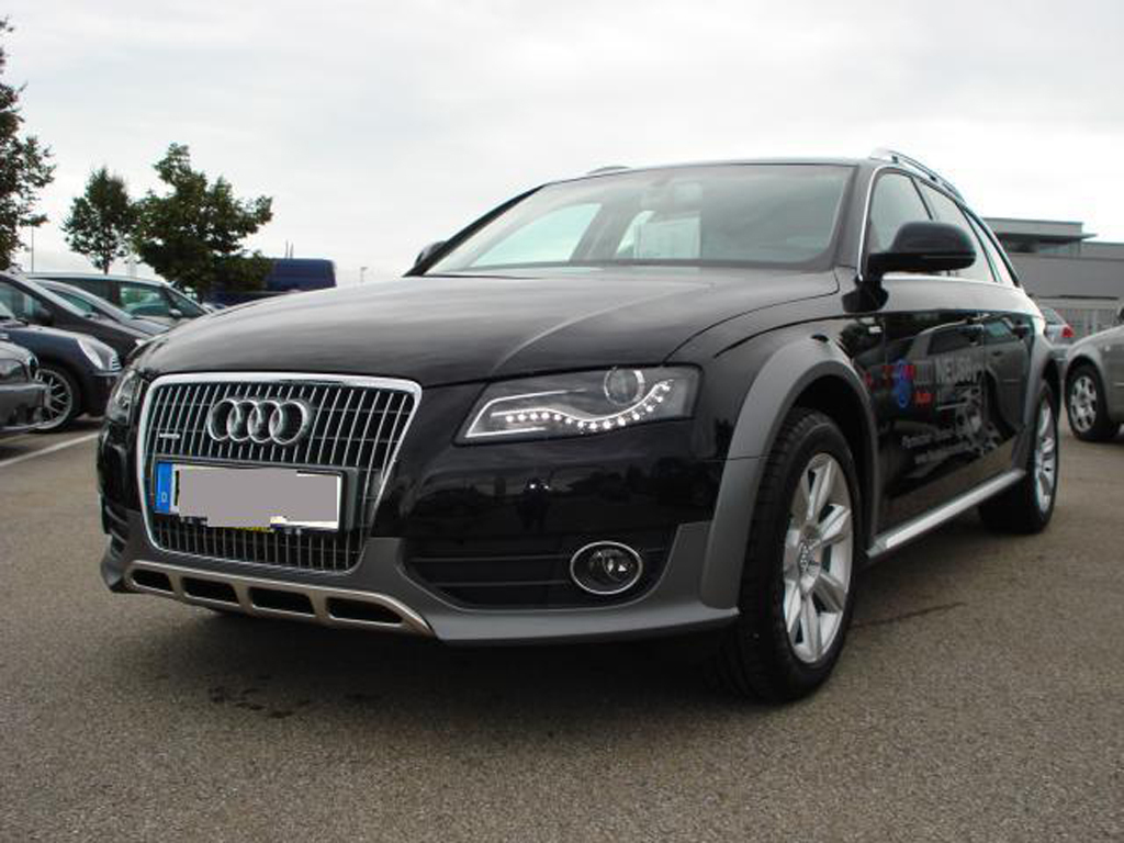 838984111AUDIA4ALLROAD.jpg