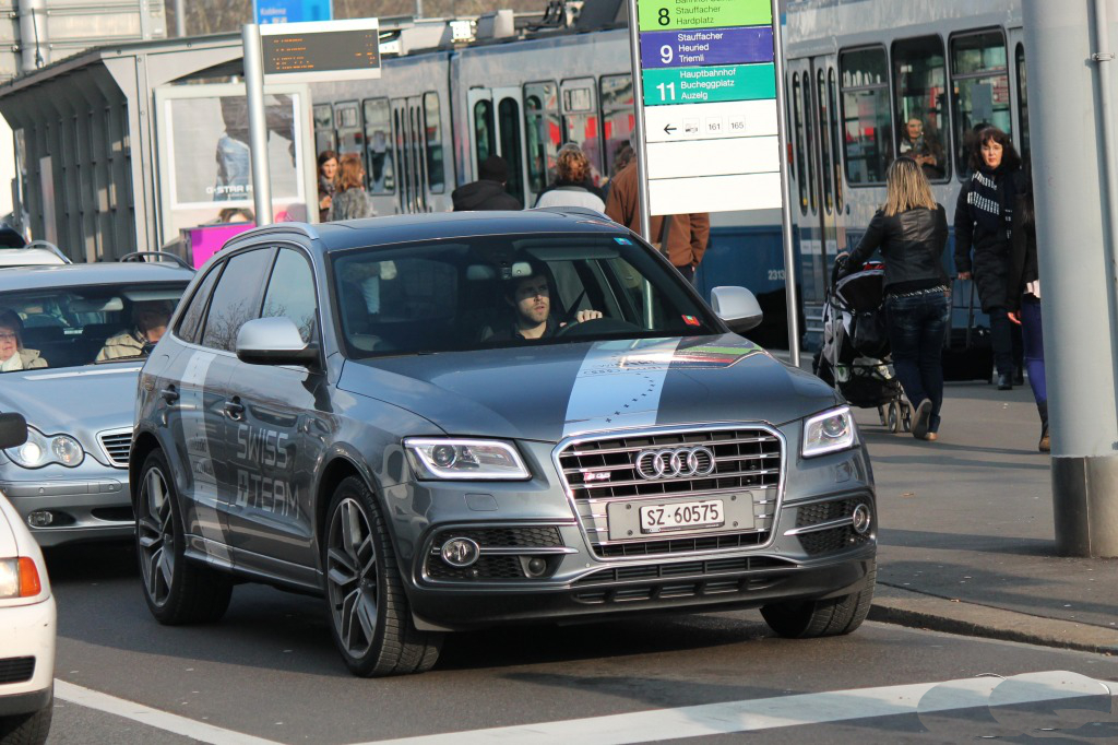 839758AUDISQ51077.jpg