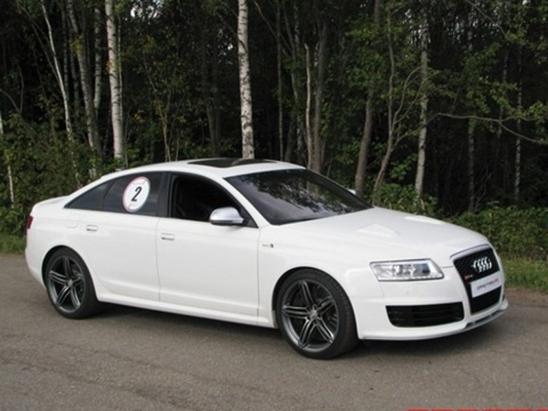 840353RS6ESQUIROU124.jpg