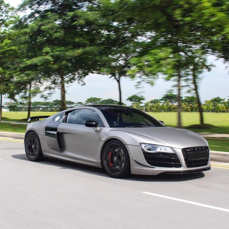 840832R8GT1764.jpg