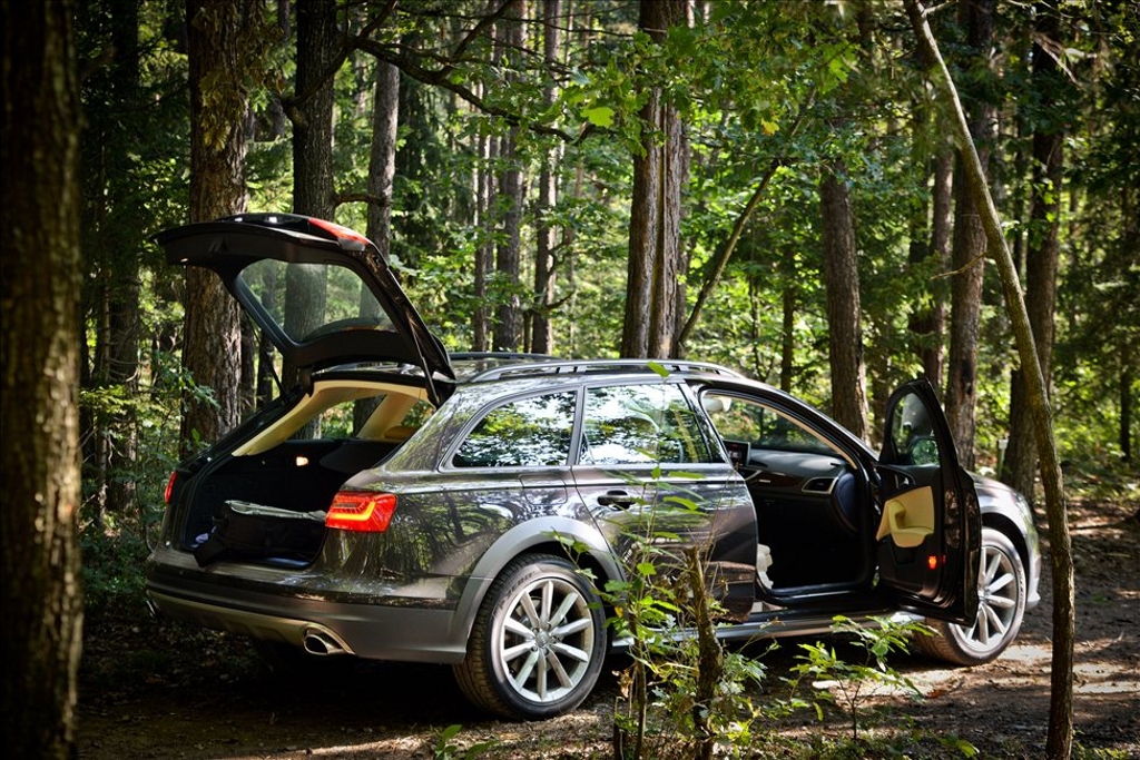 843626133AUDIA6C7ALLROAD.jpg