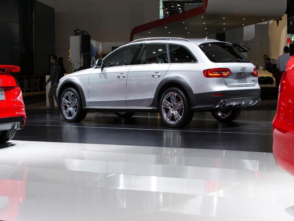 845253552AUDIA4ALLROAD.jpg