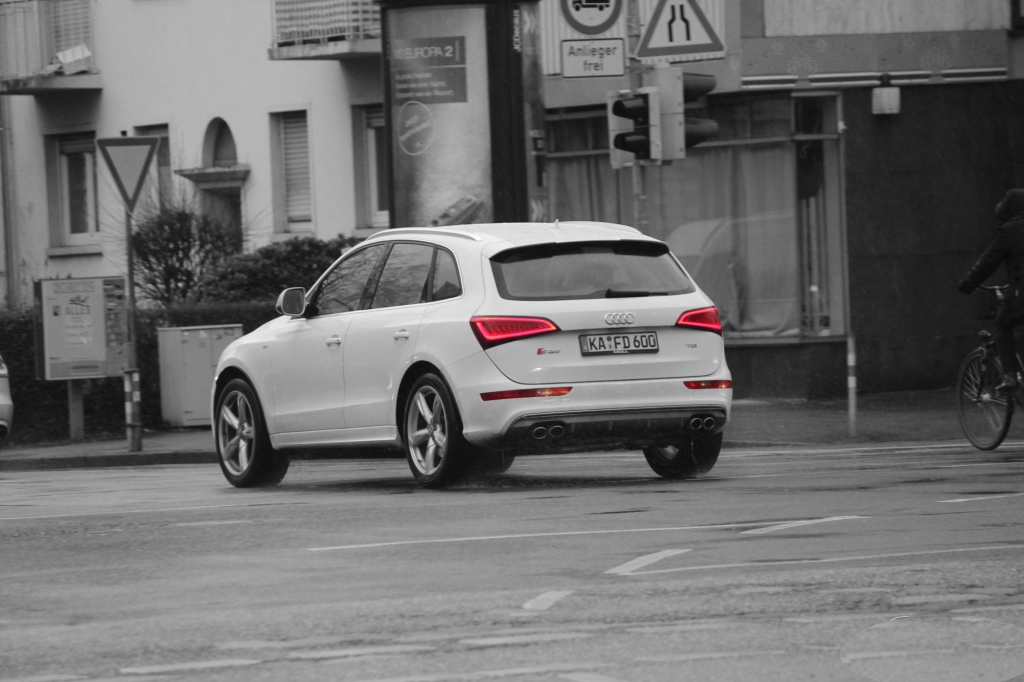 847853AUDISQ5960.jpg