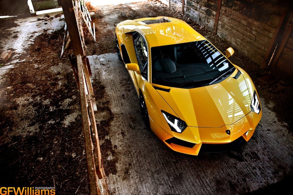 848327600LAMBORGHINIAVENTADORESQUIROU.jpg