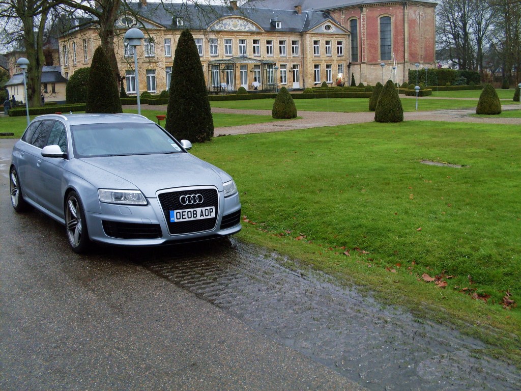 848636RS6686.jpg