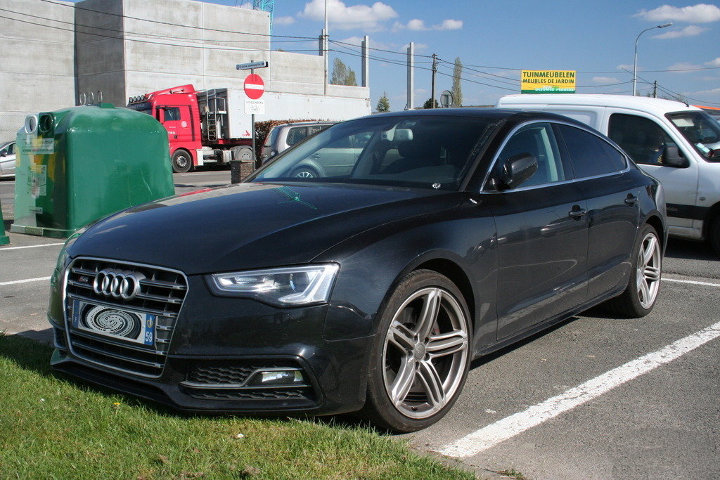 848994296S5SPORTBACK.jpg