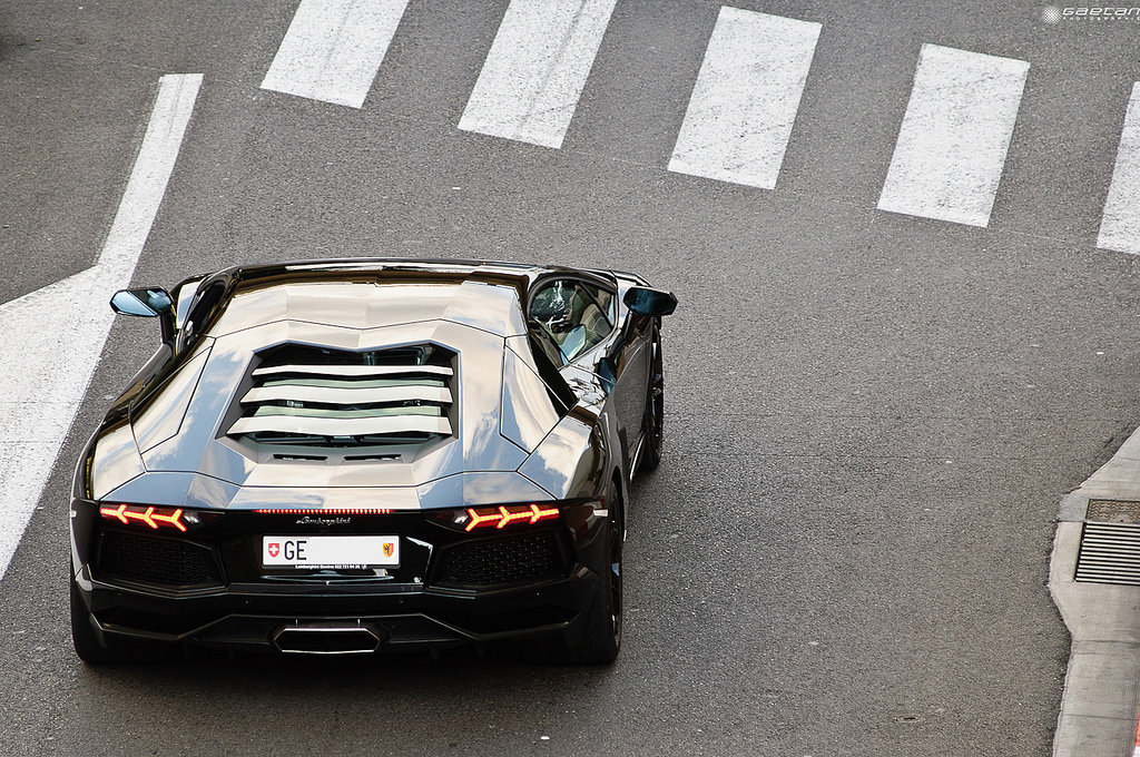 850586235LAMBORGHINIAVENTADORESQUIROU.jpg