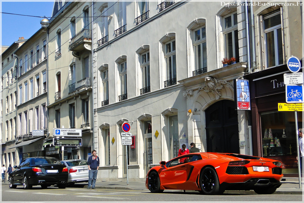 852089403LAMBORGHINIAVENTADORESQUIROU.jpg