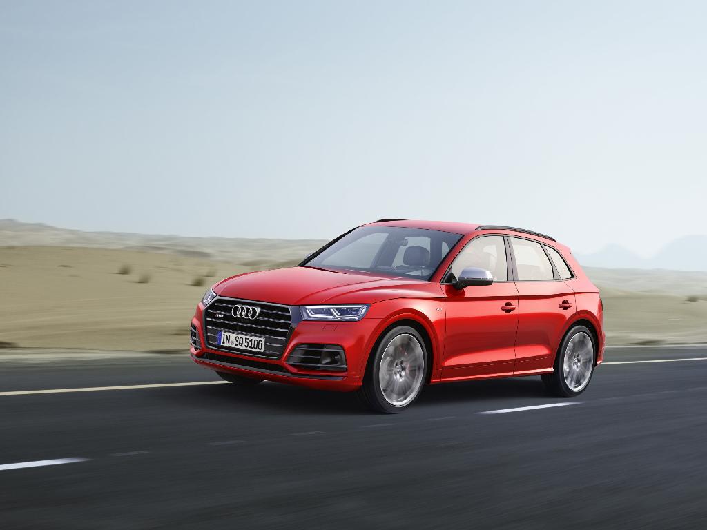 852178AUDISQ5B90006.jpg