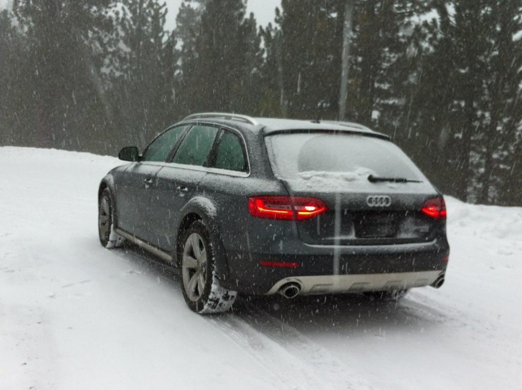 852369609AUDIA4ALLROAD.jpg