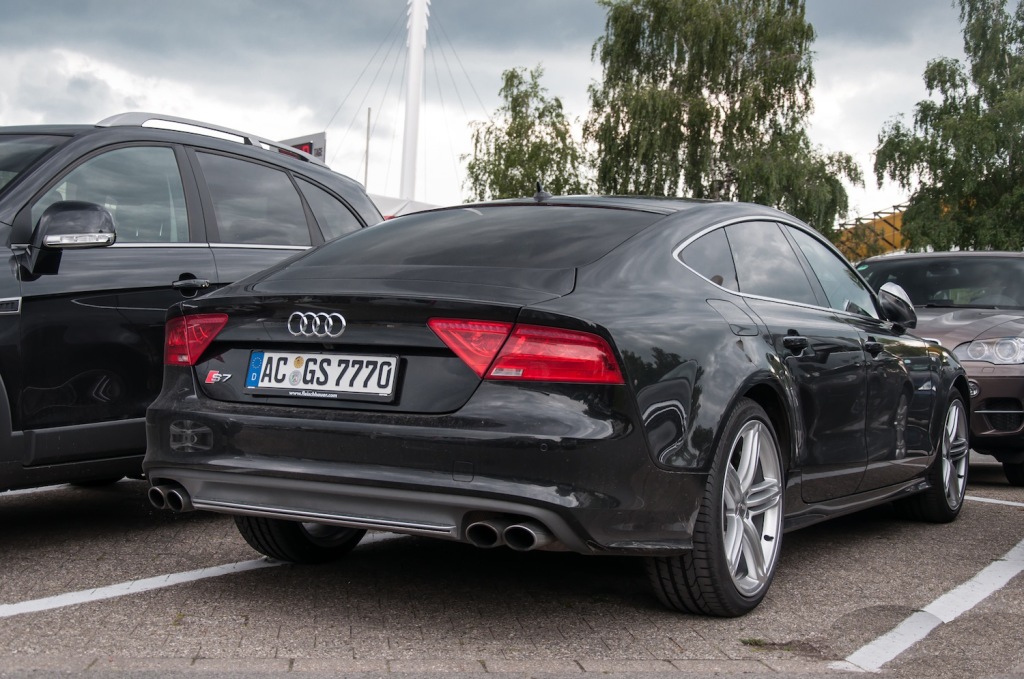 852643S7551.jpg