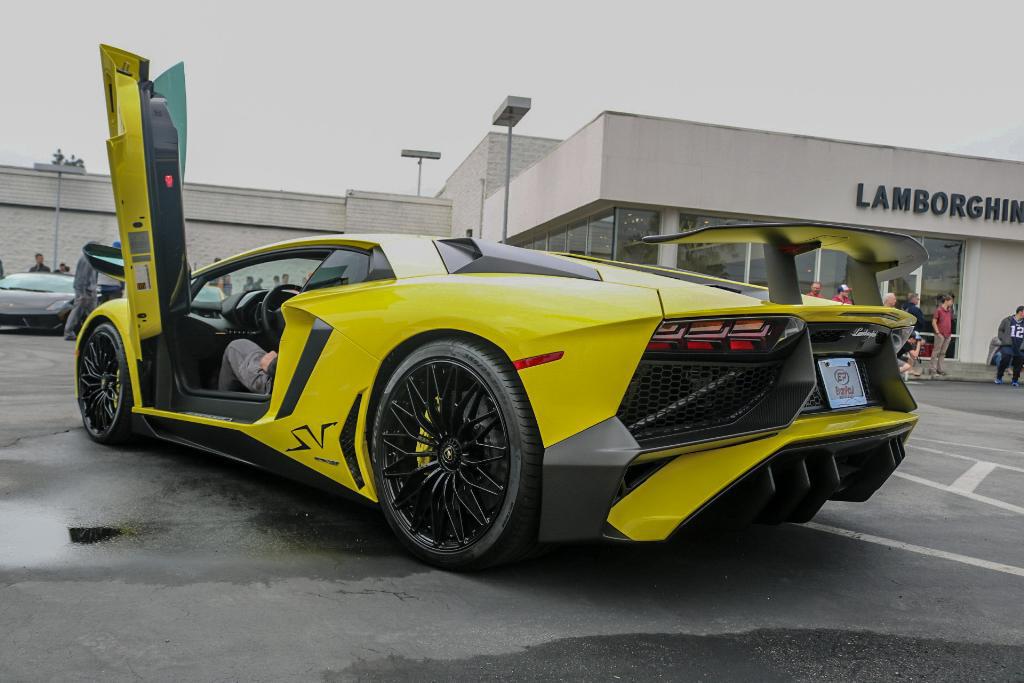 8527144208LAMBORGHINIAVENTADOR.jpg