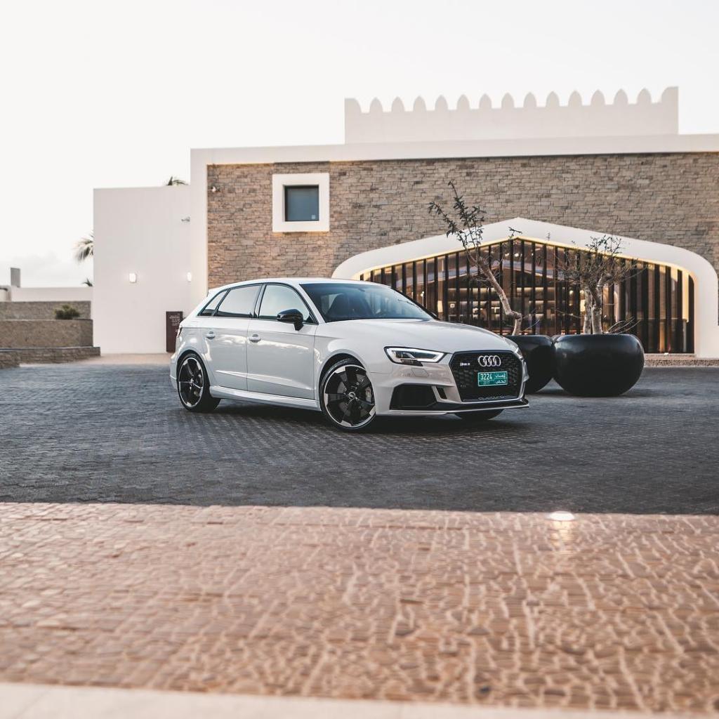 852796RS38V2926.jpg