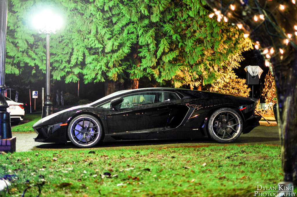 852845631LAMBORGHINIAVENTADORESQUIROU.jpg