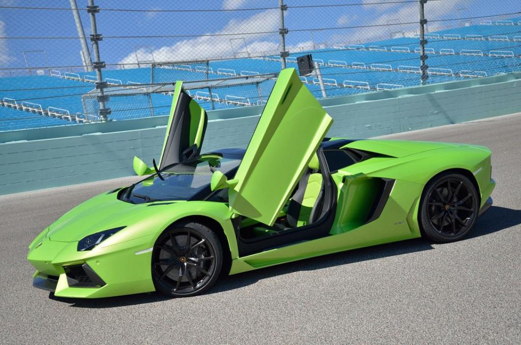 853934670LAMBORGHINIAVENTADOR.jpg