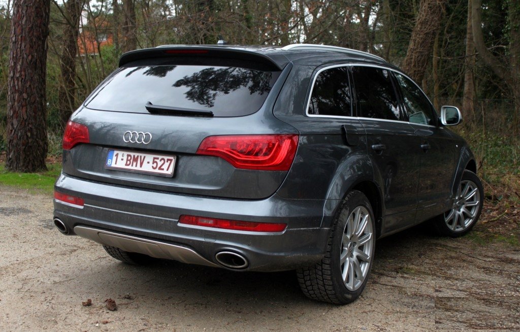 856738654Q7V12.jpg