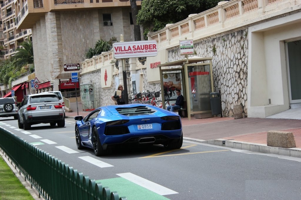 857041575LAMBORGHINIAVENTADORESQUIROU.jpg