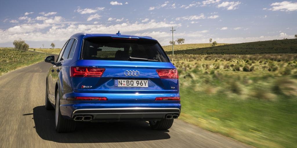 860018AUDISQ70434.jpg