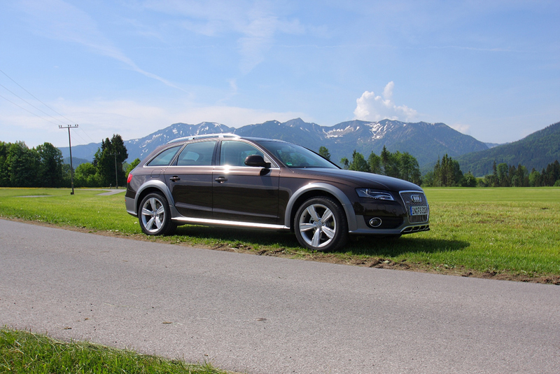 86012659AUDIA4ALLROAD.jpg