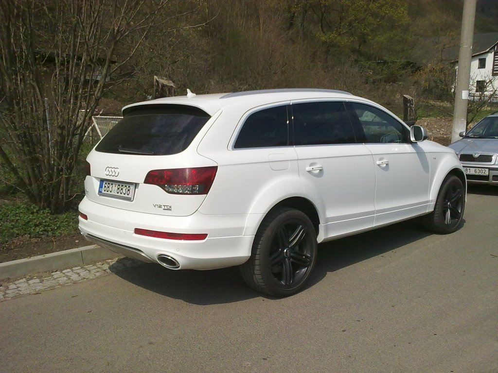 861159814Q7V12.jpg