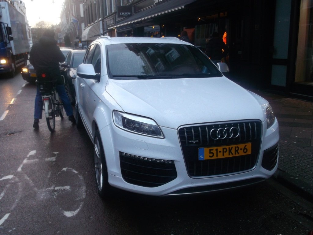 862419670Q7V12.jpg