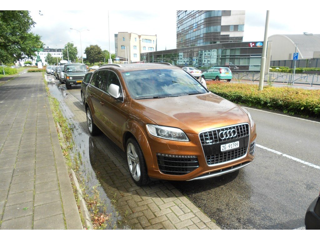 863468461Q7V12.jpg