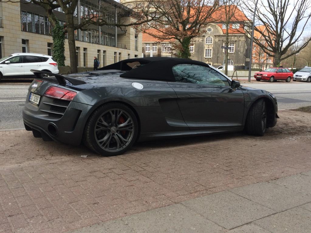 863758R8GT1822.jpg
