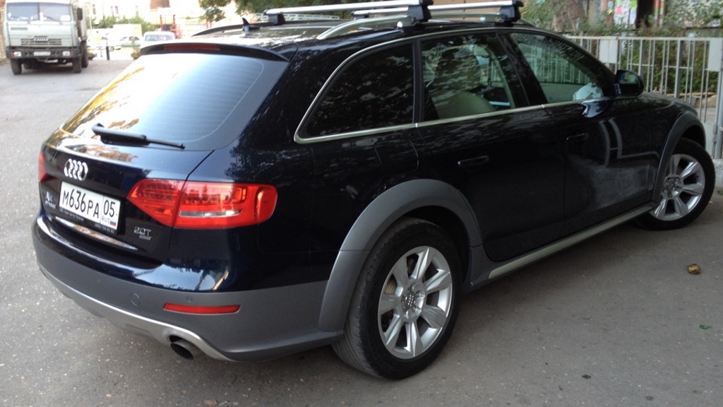 864319587AUDIA4ALLROAD.jpg
